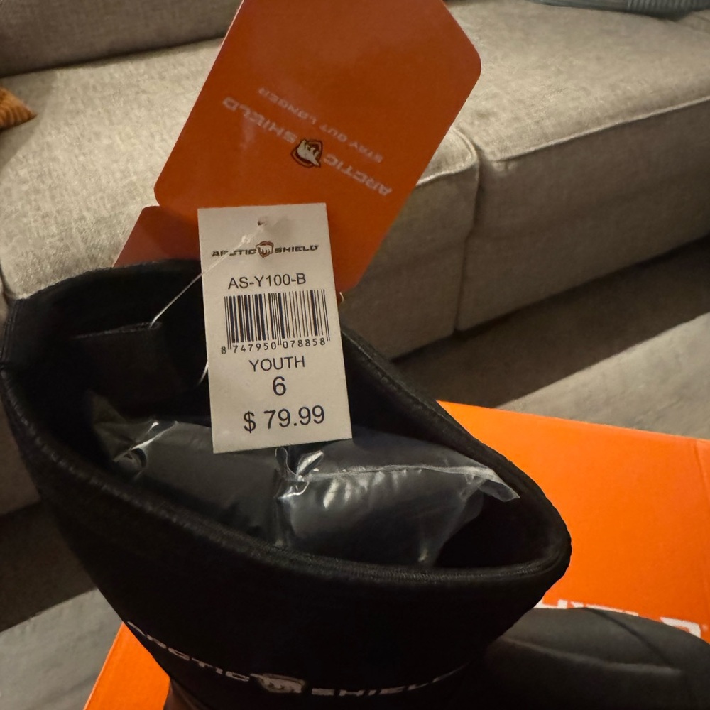 Arctic Shield Black Youth Boots - Picture 4 of 4